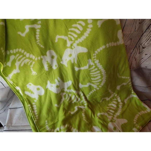Handmade fleece dinosaur blanket 48x59 inches New - Picture 2 of 5